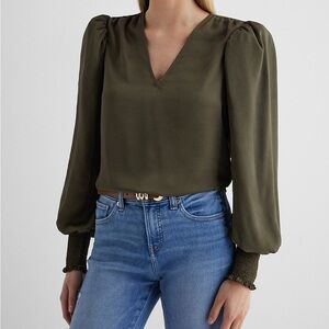 Express NWT smocked V neck blouse